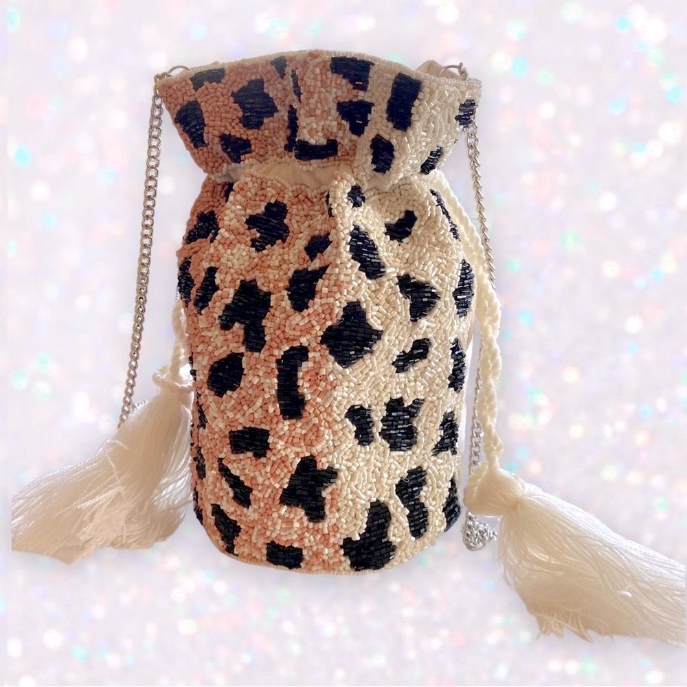 🆕 NWT Beaded Leopard Print Tassel Crossbody Purse